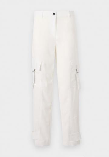 Брюки с накладными карманами