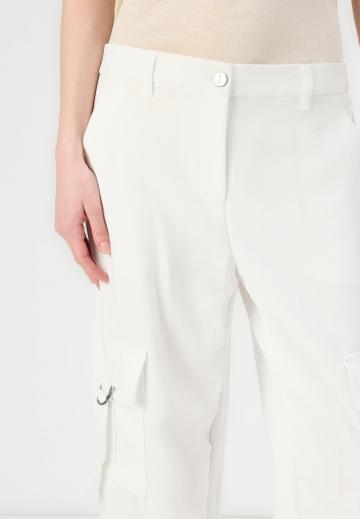 Брюки с накладными карманами