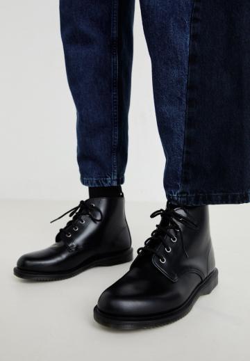 Ботинки на шнуровке