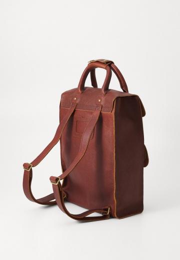 Кожаный рюкзак