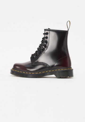 Сапоги на шнуровке