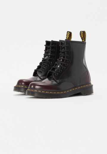 Сапоги на шнуровке