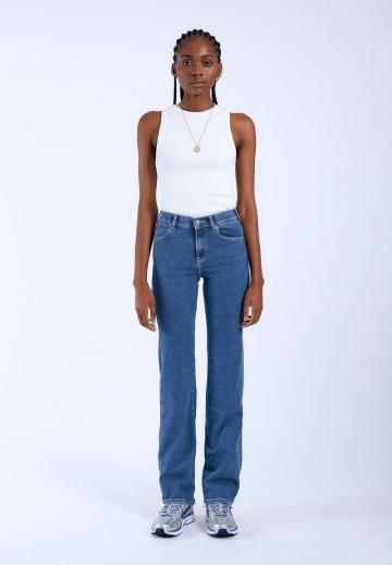 Прямые джинсы