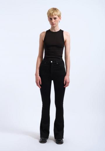 Клешеные джинсы