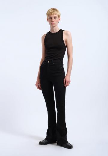 Клешеные джинсы