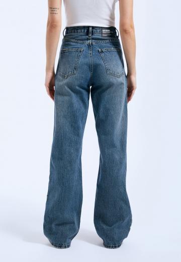 Прямые джинсы