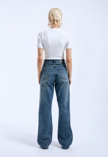 Прямые джинсы