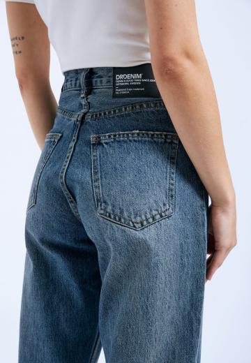 Прямые джинсы