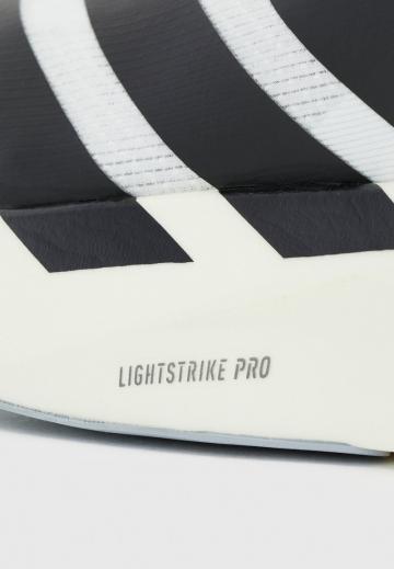 Тренировочные кроссовки