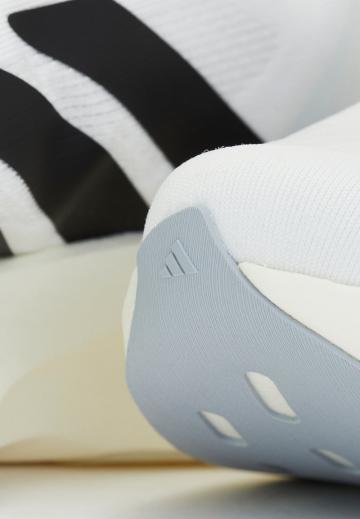 Тренировочные кроссовки