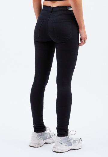 Узкие джинсы