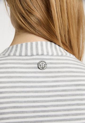 Длинный жилет