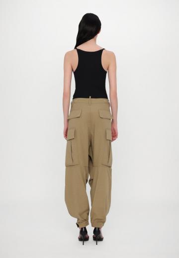 Брюки с накладными карманами