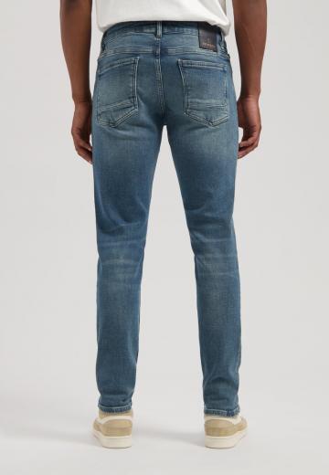 Узкие джинсы