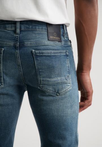 Узкие джинсы