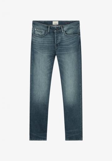 Узкие джинсы