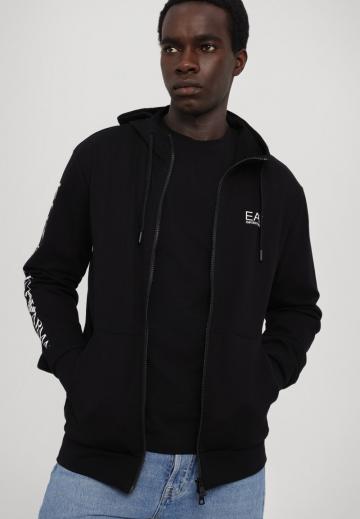 Спортивная кофта