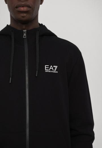 Спортивная кофта