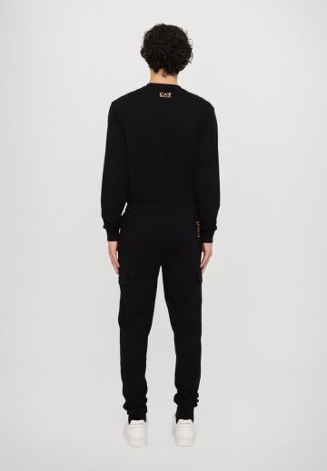 Брюки с накладными карманами