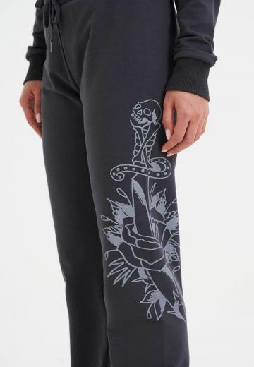 Спортивные штаны