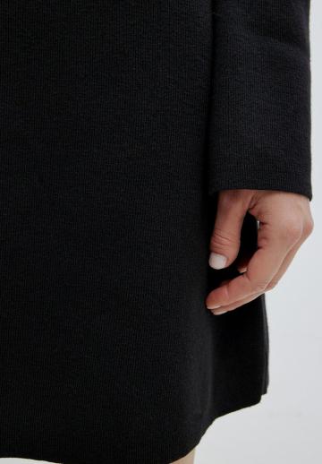 Вязаное платье