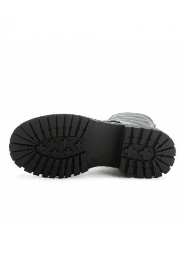 Ботинки на шнуровке