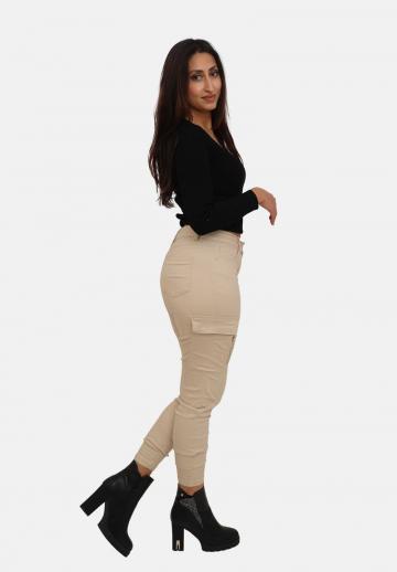 Брюки с накладными карманами