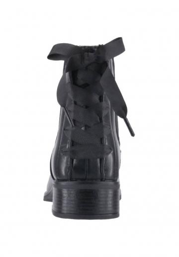 Ботинки на шнуровке