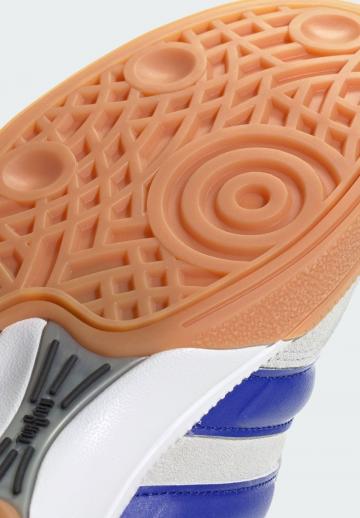 Кроссовки для зала