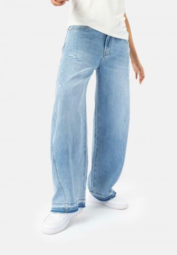 Клешеные джинсы