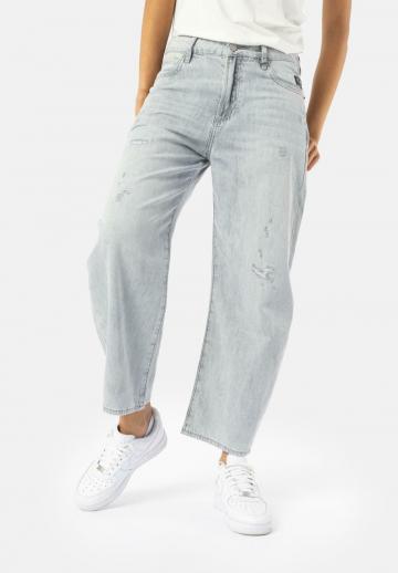 Короткие джинсы