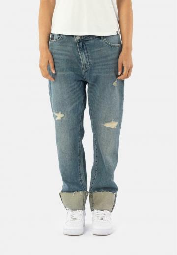 Прямые джинсы