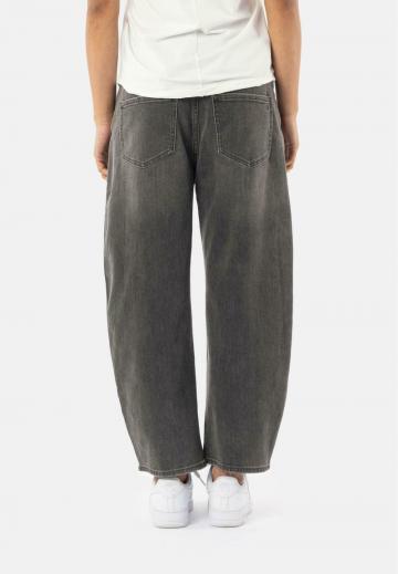Свободные джинсы