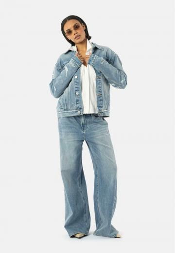 Клешеные джинсы