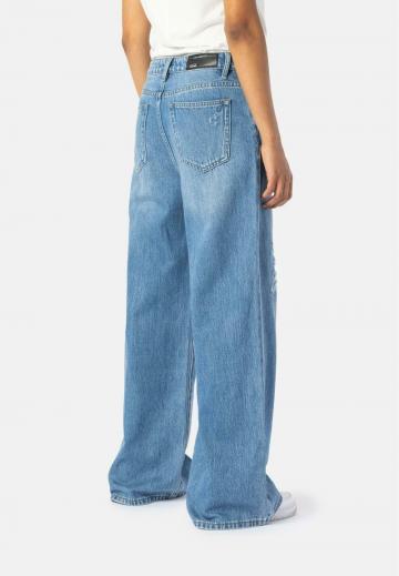 Клешеные джинсы