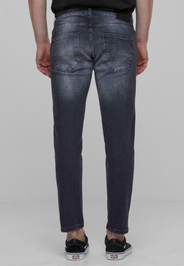 Узкие джинсы