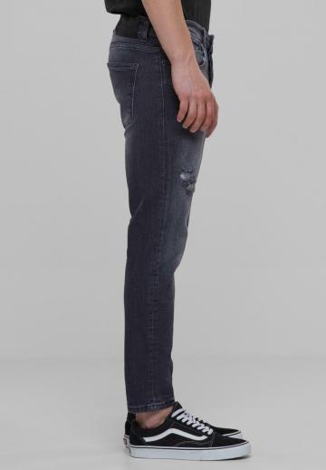 Узкие джинсы