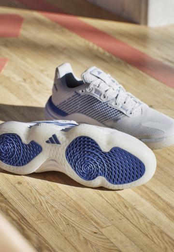 Кроссовки для зала