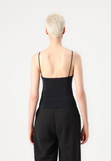 Топ на бретельках