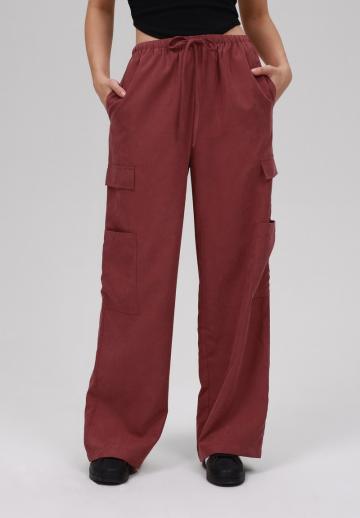 Брюки с накладными карманами