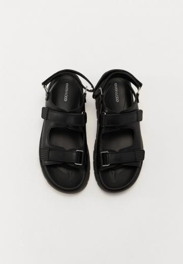 Босоножки на платформе