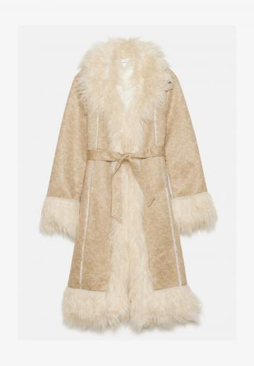 Пальто из искусственной кожи