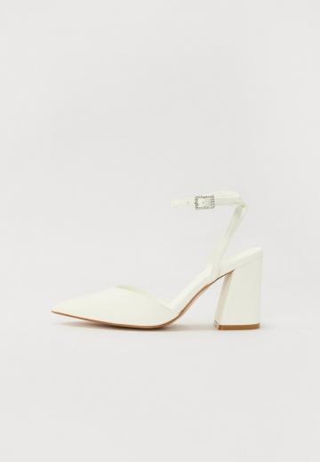 Туфли на высоком каблуке