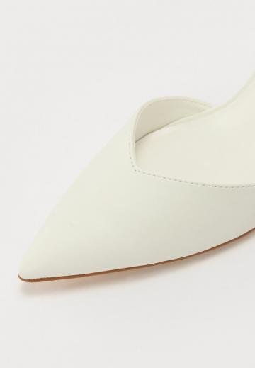 Туфли на высоком каблуке