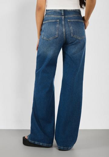 Свободные джинсы