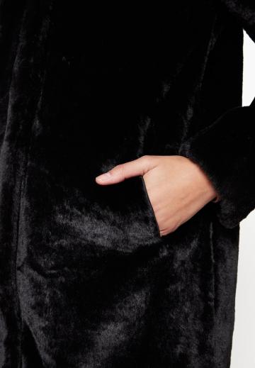 Короткое пальто