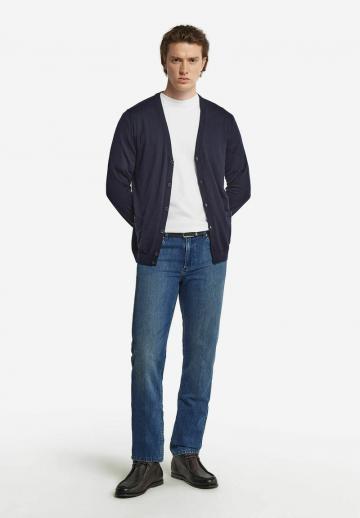 Прямые джинсы