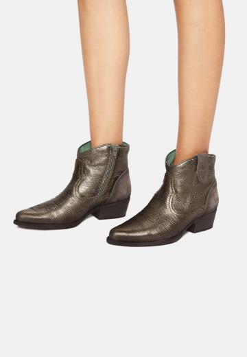 Ковбойские сапожки