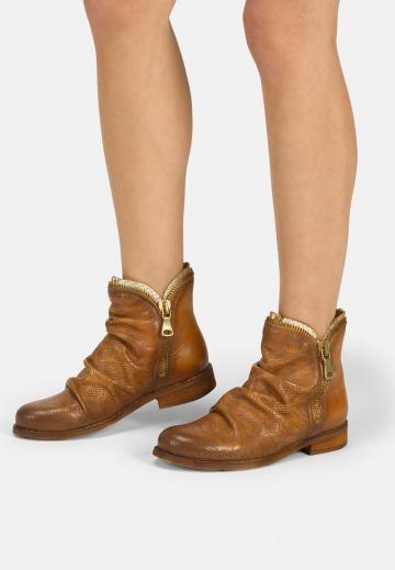 Широкие сапоги