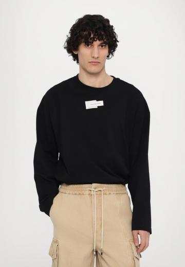 Брюки с накладными карманами